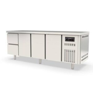 Vaiotec Topline Kühltisch / 4-fach GN1/1 mit 2 Schubladen / 3 Türen, 2245 x 700 mm