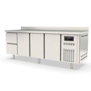 Vaiotec Topline Kühltisch / 4-fach GN1/1 mit 2 Schubladen / 3 Türen & Aufkantung, 2245 x 700 mm