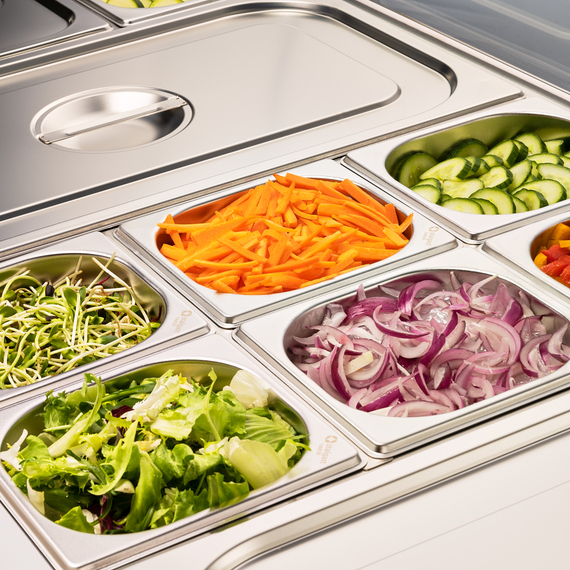 Starline Saladette mit Glasaufsatz, 3-türig, GN 1/1, Aufnahme 16x GN1/4, 1365x700x1345 mm (BxTxH)