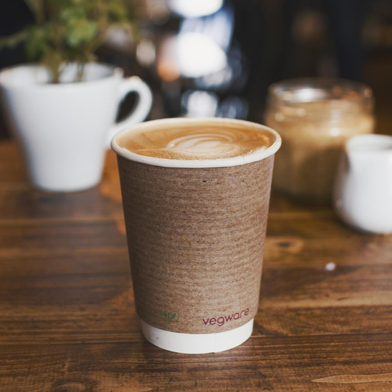 Vegware Kompostierbare doppelwandige Heißgetränkebecher 340ml (500 Stück)